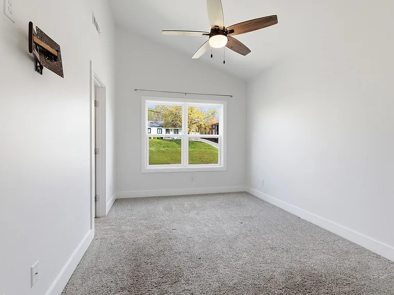 2622 Airpark Dr — Photo 20