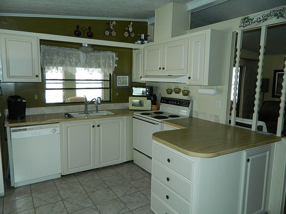 3rd image of 2425 Harden Blvd #104