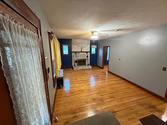 4th image of 74 Gates Ave