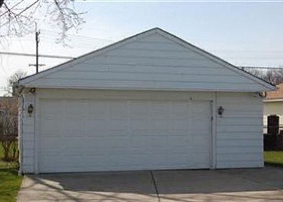 2nd image of 876 McKinley Ave