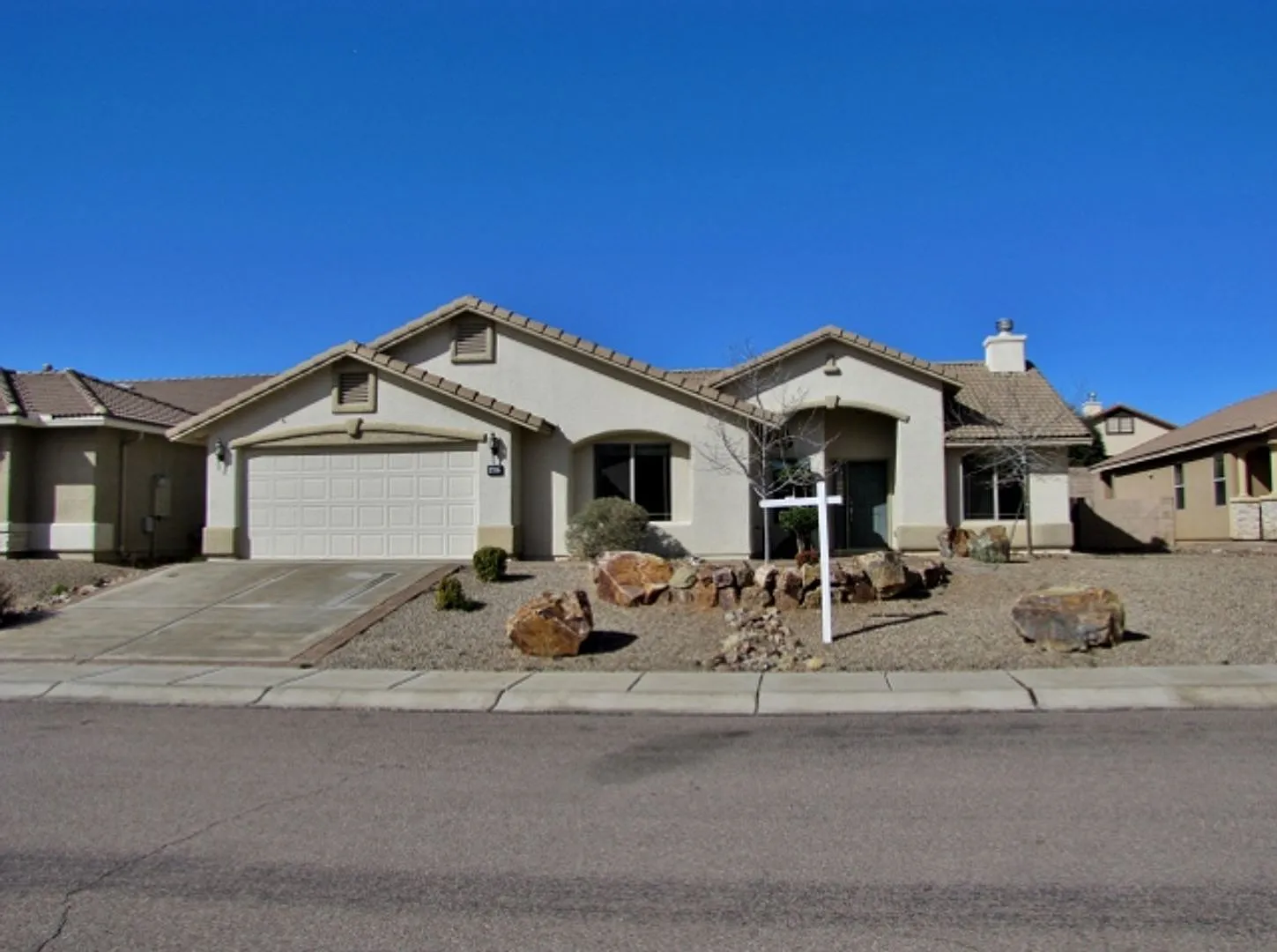 4BR/2BA/2CG, 2122 sq.ft. home in the Oakmont subdivision in Sierra Vista, AZ — Photo 2