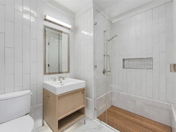 301 East 50th Street image 6 of 12