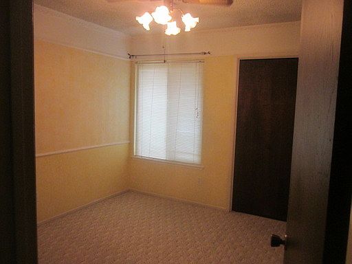 3rd image of 949 W Feemster Ave