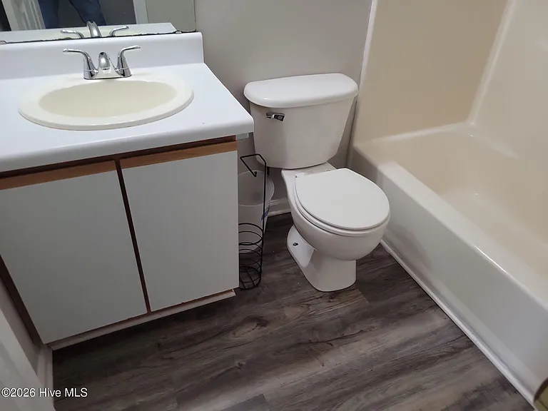 102 Derwent Ct #A — Photo 6