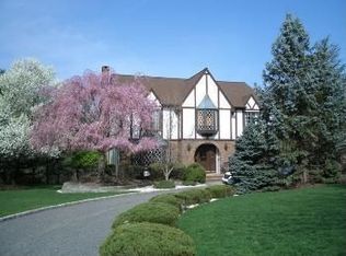 5 Manchester Ct, Morristown, NJ 07960