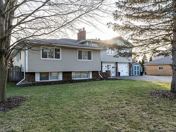 2nd image of 9793 Dickenson Rd W