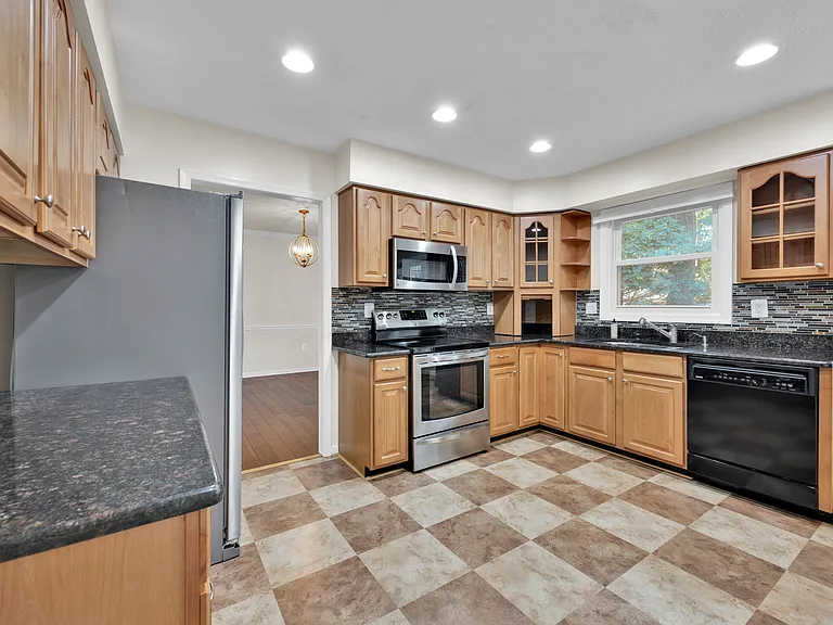 203 Markwood Dr — Photo 12
