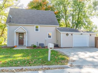 723 N 4th Ave, Winterset, IA 50273