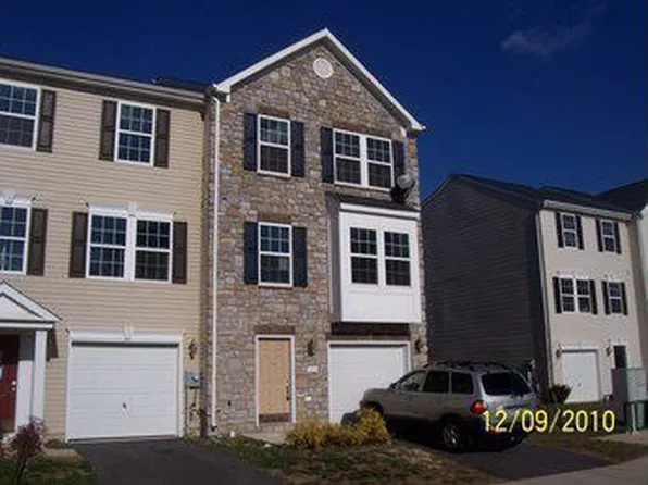 155 Scarboro Dr, Bunker Hill, WV 25413