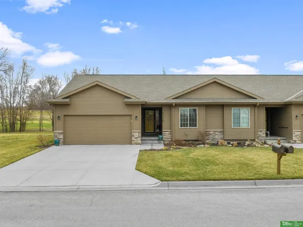 2833 Lakeside Dr, Plattsmouth, NE 68048