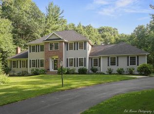 12 Somerset Dr, Andover, MA 01810