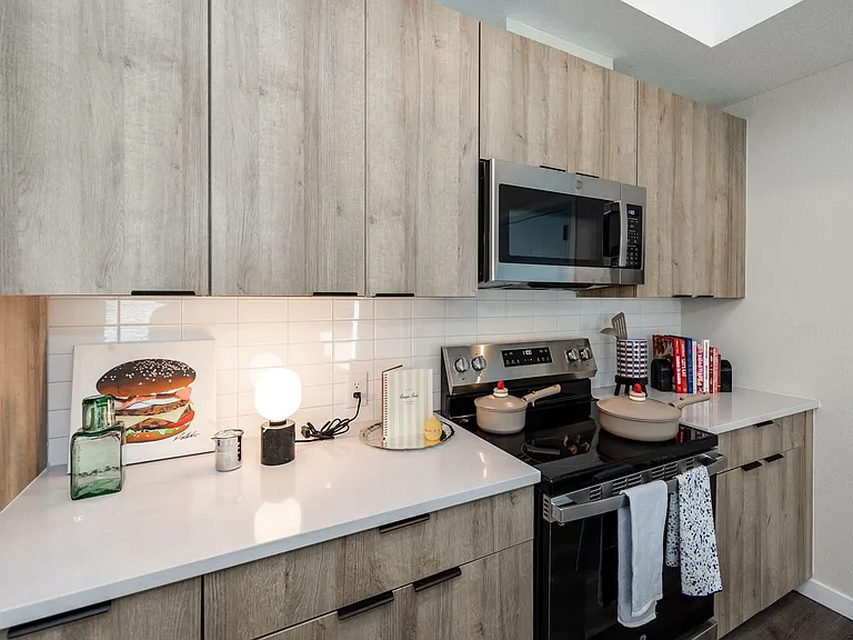 810 S Weber St — Photo 27