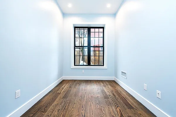 Rented by Lodger Corp | media 42