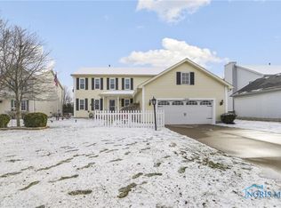 1392 Logan Ln, Perrysburg, OH 43551