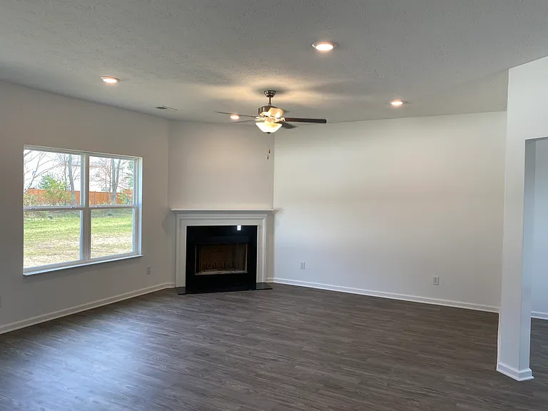 4289 Ashworth Ln — Photo 7