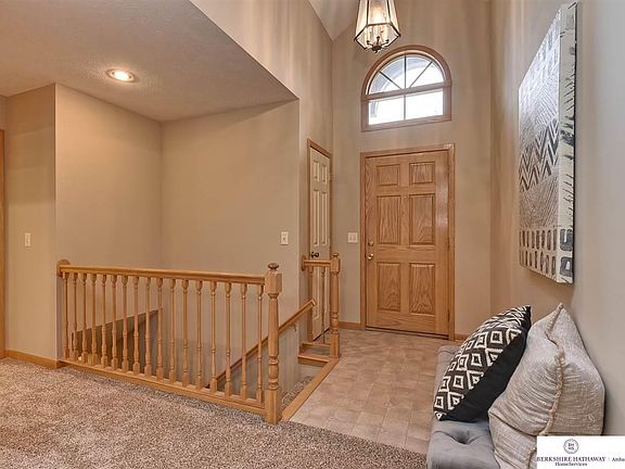 5th image of 1305 Victoria Dr