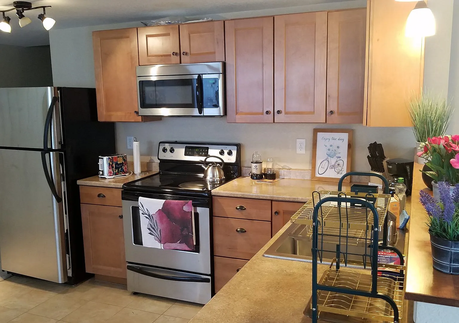 Lower Level Two Bedroom one Bathroom Apartment, Fully Furnished Short-Mid Term leases Lafayette — Photo 4