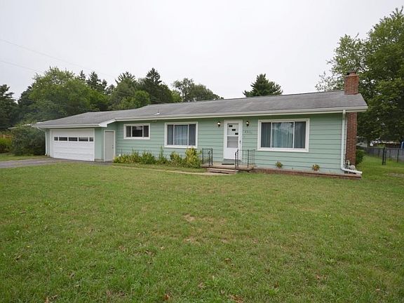 3rd image of 23171 Greenleaf Blvd