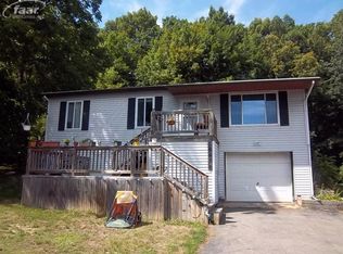 16434 Whitehead Dr, Linden, MI 48451