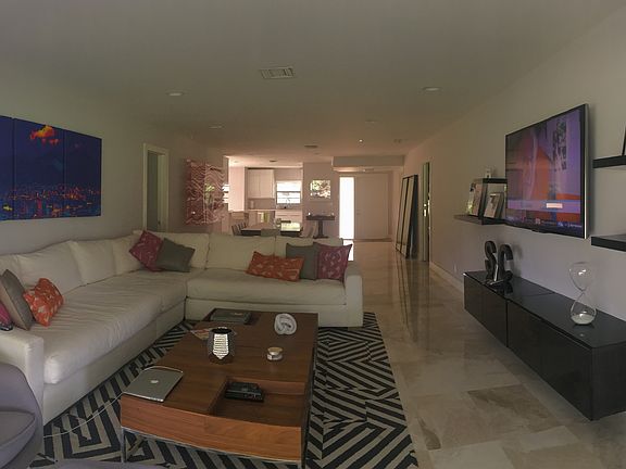 3rd image of 909 Cypress Grove Dr