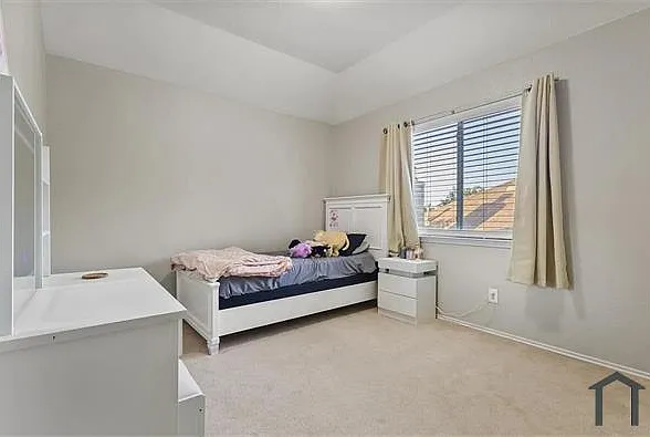 1435 Sleepy Hollow Dr — Photo 13