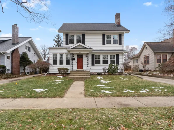 707 Woodfield Dr, Jackson, MI 49203