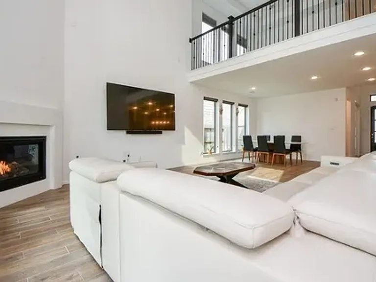 10423 Mira Terace Trl — Photo 8