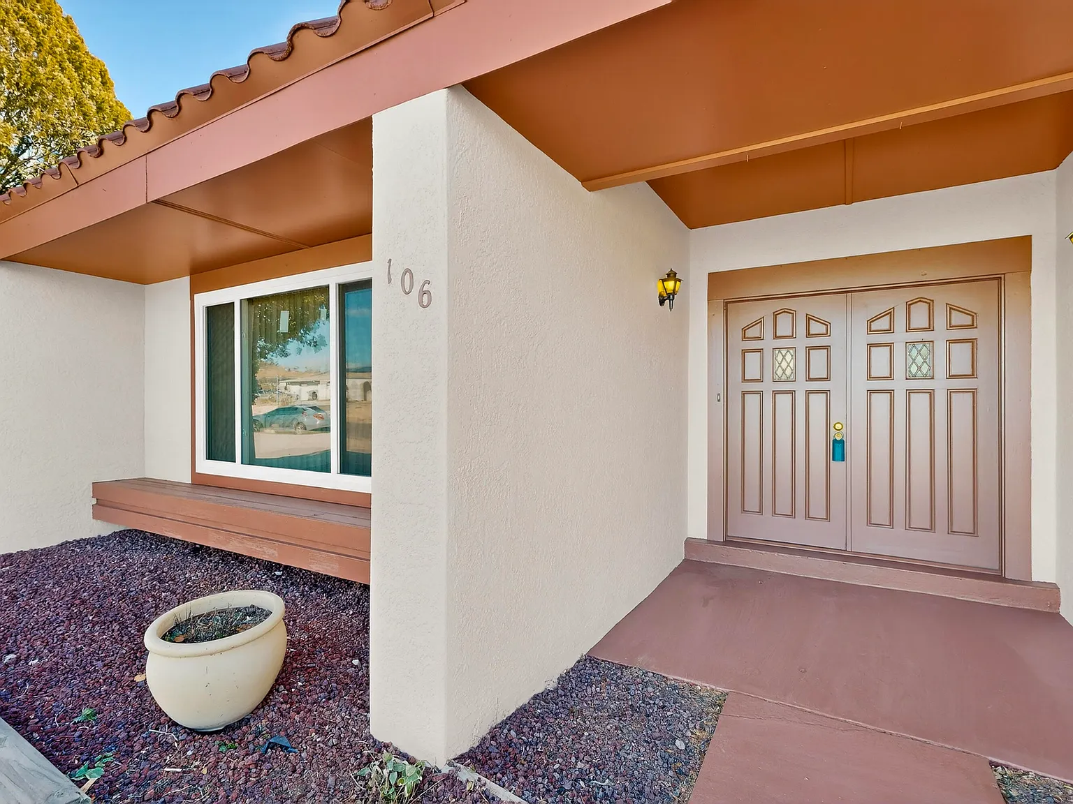 3 bed, 3.0 bath, 2767 sqft, $1,800 — Photo 2