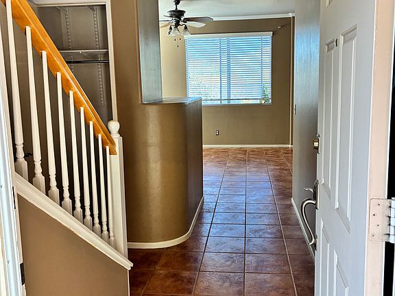 3rd image of 28456 Mayfair Dr