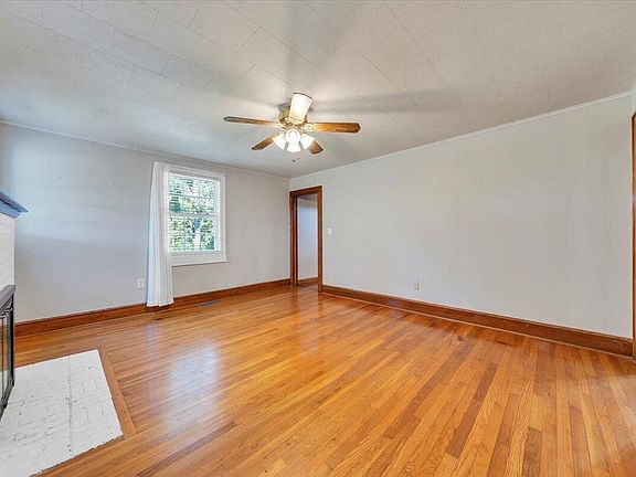 3rd image of 49 Coaling Rd