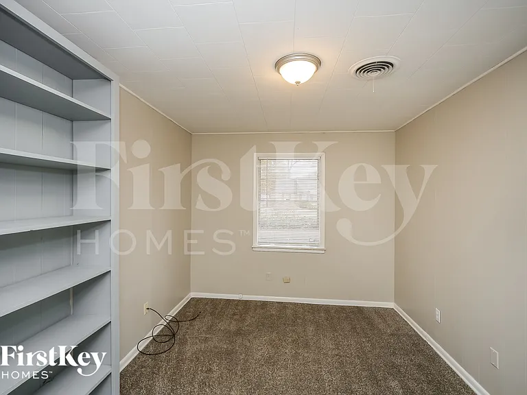 2901 Clarke Rd — Photo 10