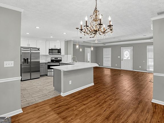 5th image of 2880 Highpoint Rd