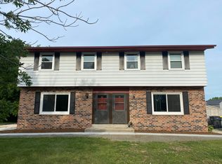 192 Johnston St UNIT 194, Dousman, WI 53118