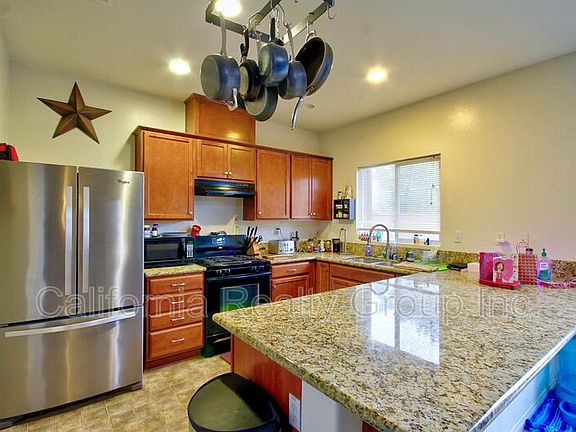 4th image of 32695 Driscoll Ct