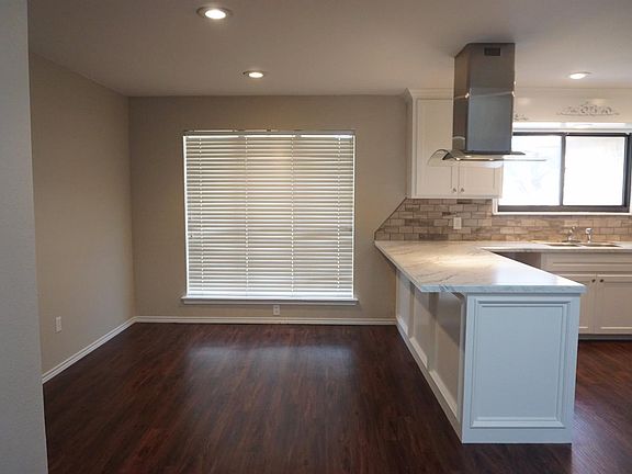 4th image of 8005 Richmond Ave