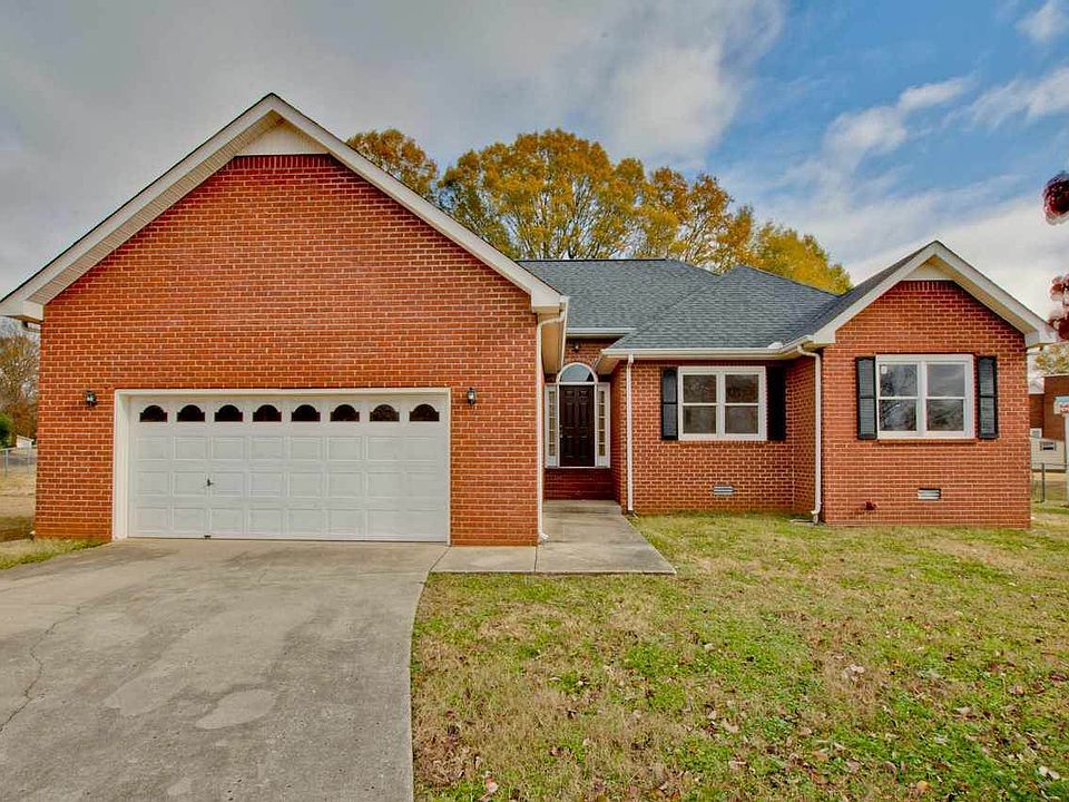 1st image of 103 Sassafras Dr