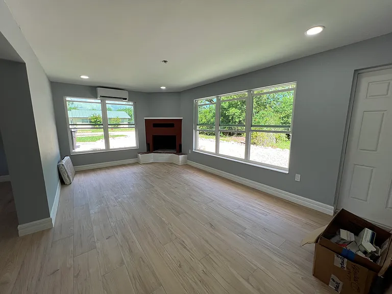 2148 Aldridge Ave — Photo 18