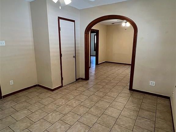 2nd image of 1613 52nd St