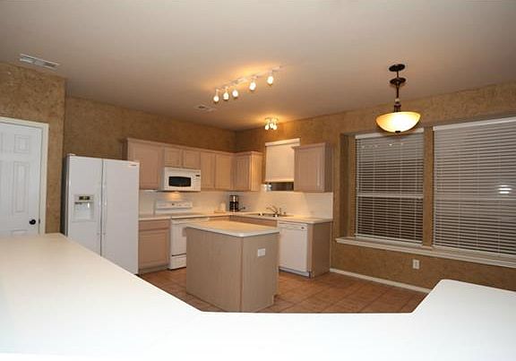 2nd image of 2036 Piedmont Dr