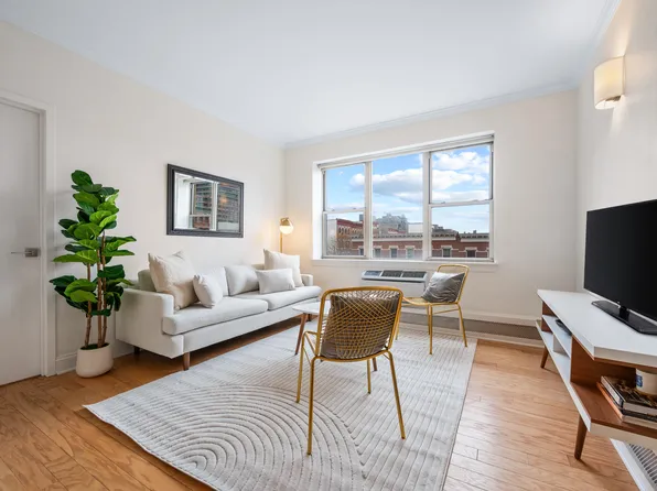 1787 Madison Avenue 402 image 2 of 21