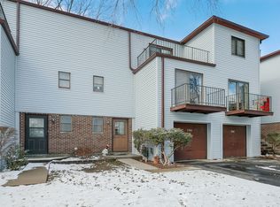 5304 Newport Dr, Lisle, IL 60532