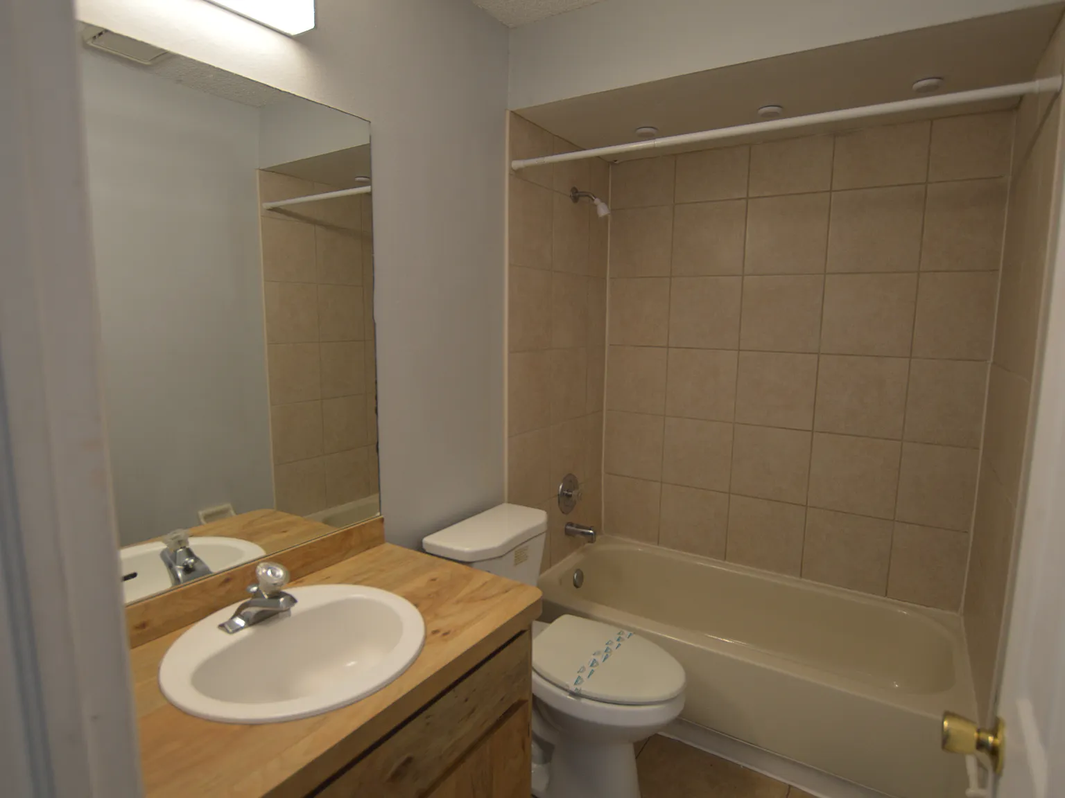 7947 Pinehurst Dr — Photo 3