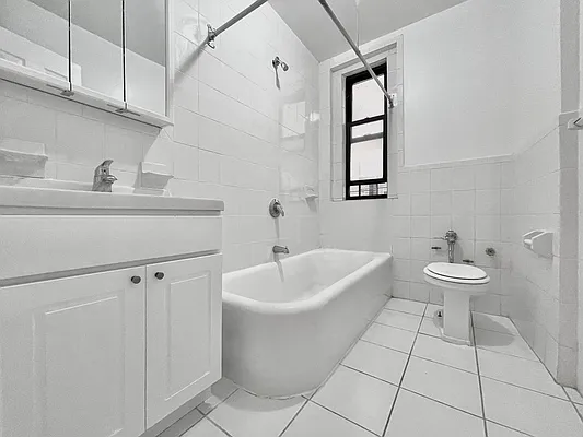 Rented by Sovereign Associates | media 13