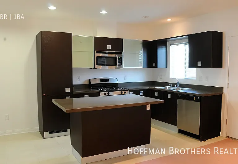 9100 Whitworth Dr — Photo 2
