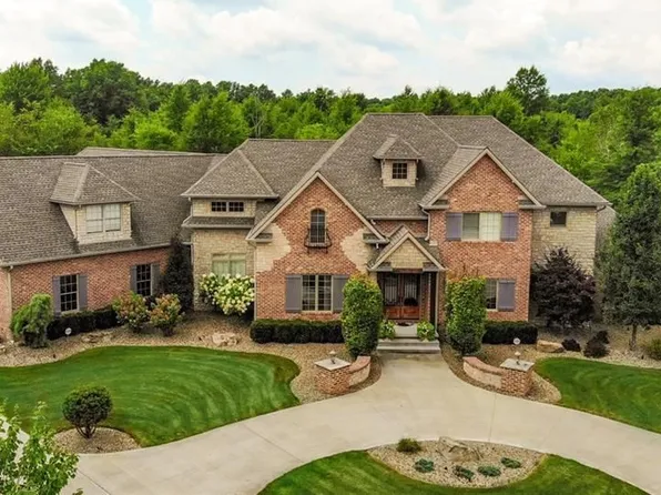 1555 Fox Den Ct, Canfield, OH 44406