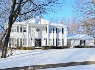 945 Anne Rd, Naperville, IL 60540