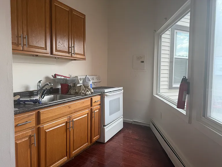 1109 Charles St #8 — Photo 3