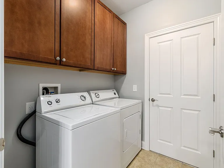 925 Ingleside Ave #215 — Photo 21
