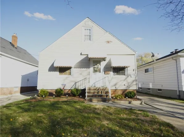 3677 W 102nd St, Cleveland, OH 44111