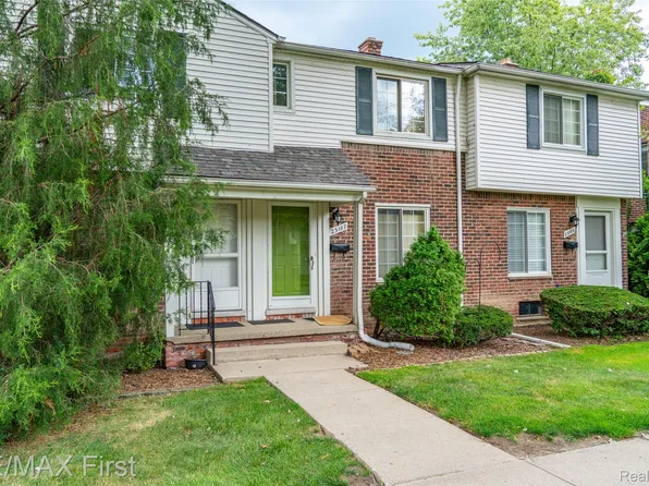 23107 Arthur Ct #285, Saint Clair Shores, MI 48080